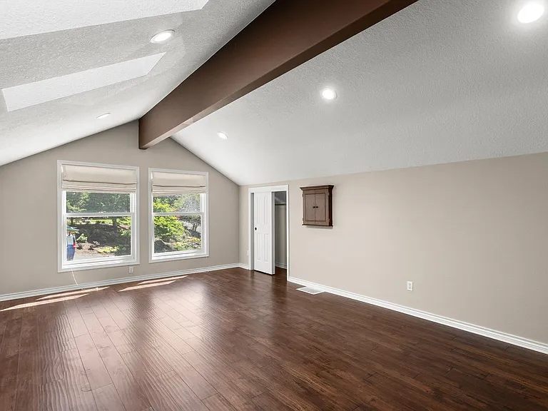 18052 Hobbit Ct — Photo 12