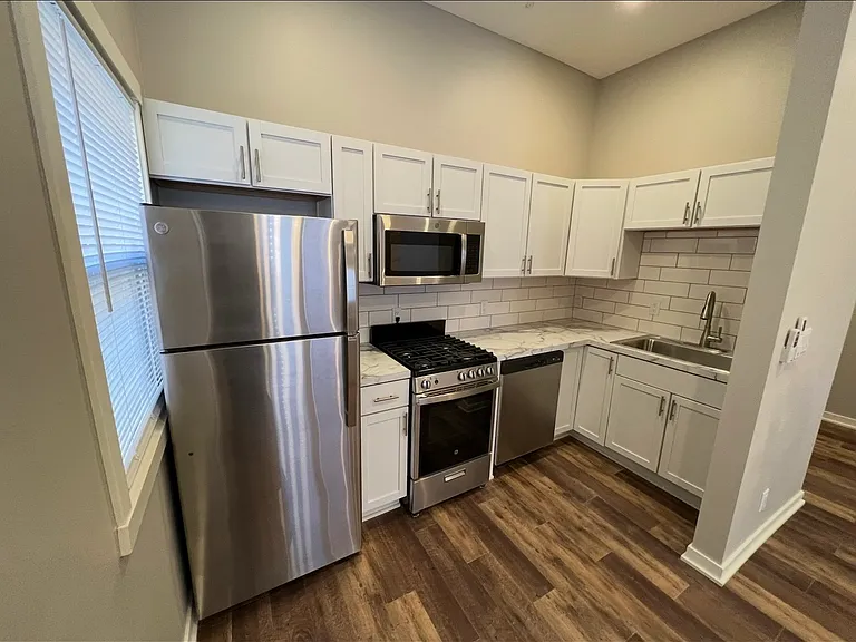 810 S 12th St #8 — Photo 6
