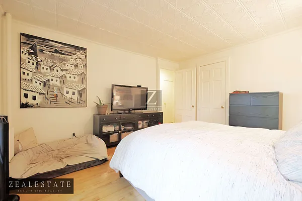 Rented by ZealEstate Group Inc | media 10