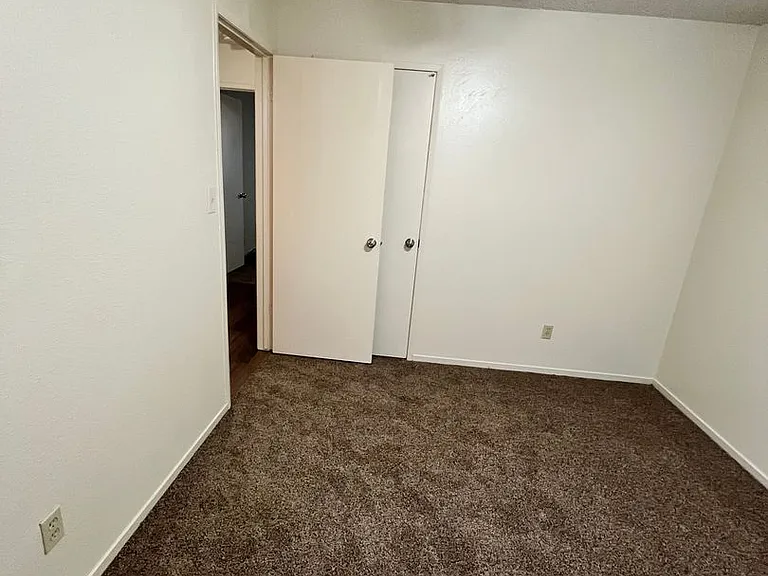 1100 Lucern Ave — Photo 8