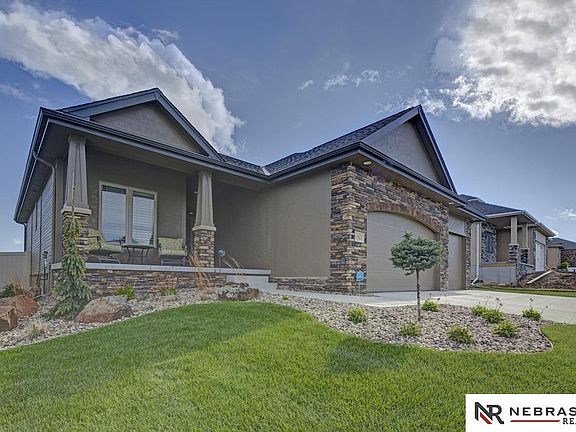 2nd image of 19623 Blaine Cir