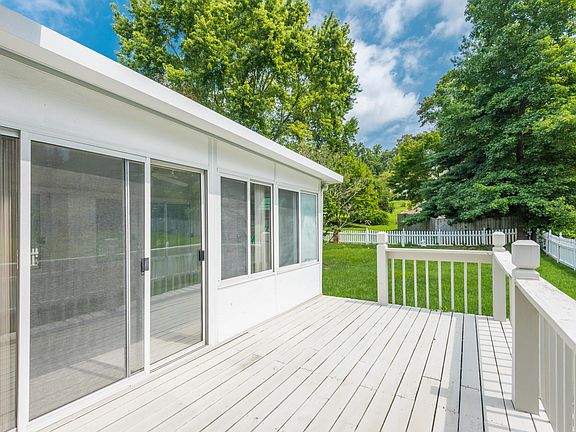 4th image of 2708 Dee Peppers Dr