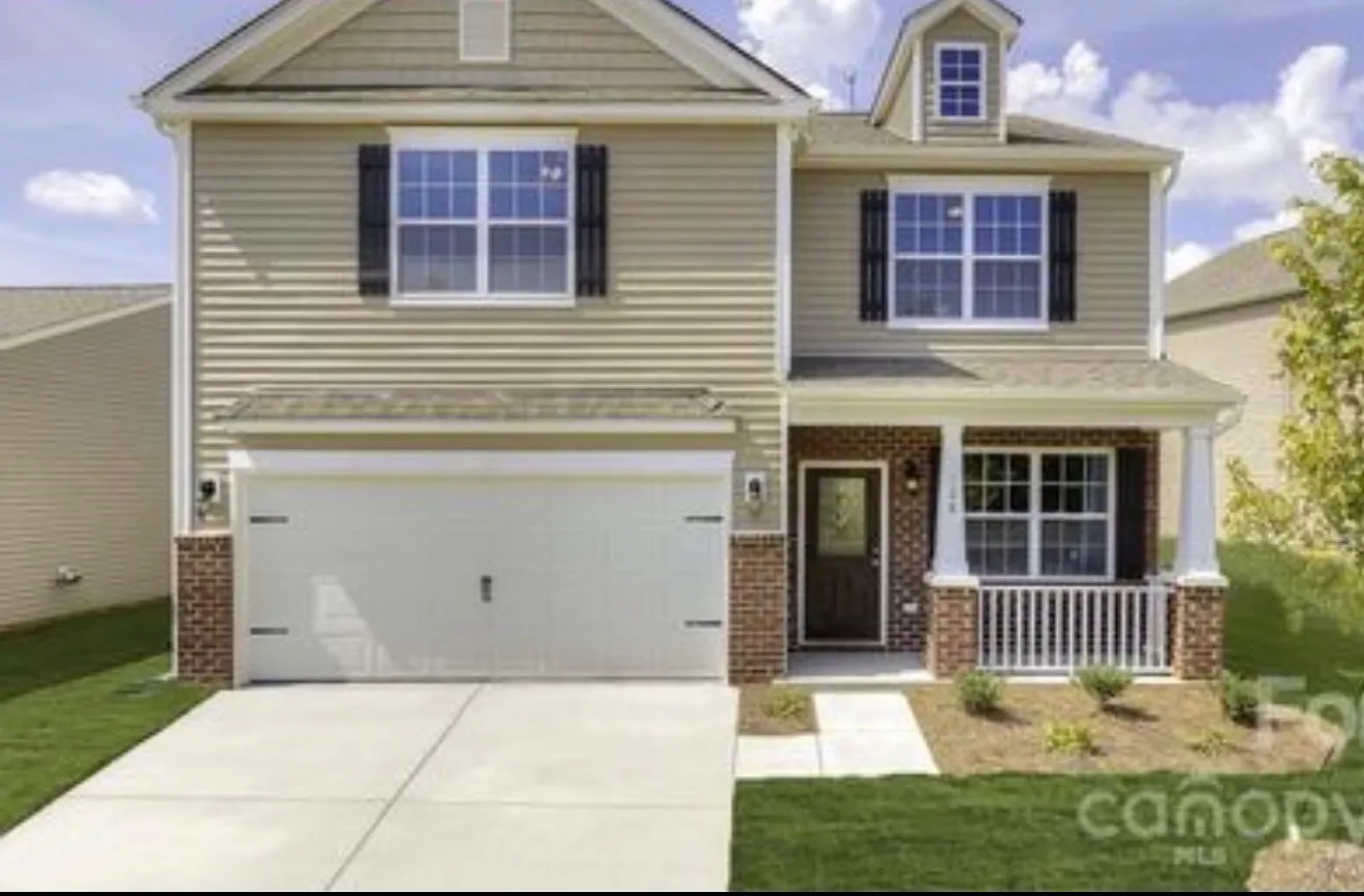 4 bed, 2.5 bath, 2020 sqft, $2,800 — Photo 1