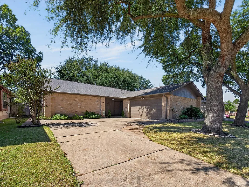 3706 Luton Park Dr
