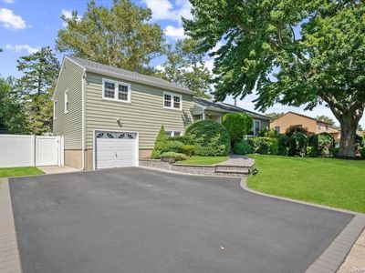 90 Ketcham Road, Hicksville, NY, 11801
