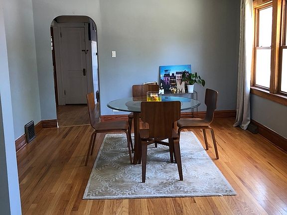 5th image of 1347 Clarence Ave