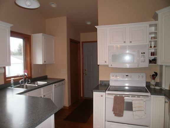4th image of 325 Thorsen Trl