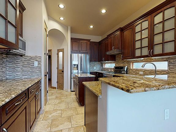 5th image of 410 Poinsettia Pl SE