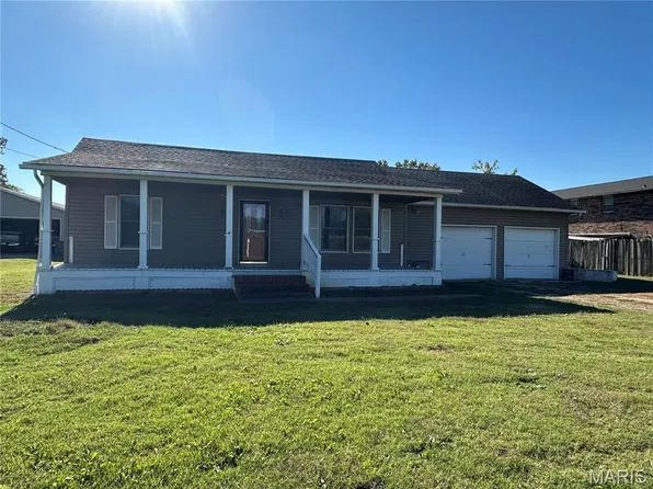 109 W Outer Rd, Scott City, MO 63780