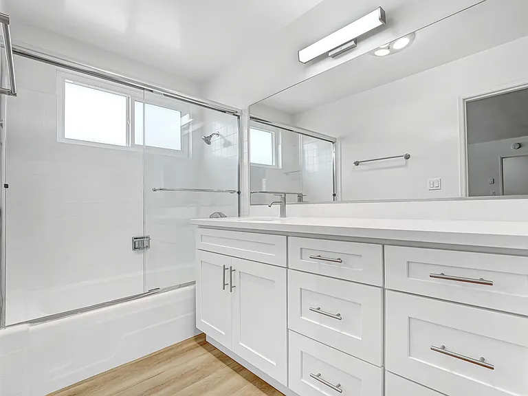 1002 12th St in Santa Monica - North of Wilshire Blvd! — Photo 13