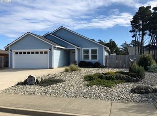 2646 Cascara Ave, Bandon, OR 97411