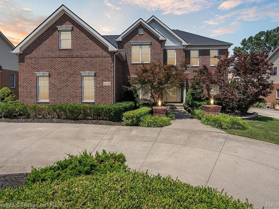 1st image of 46340 Pinehurst Dr