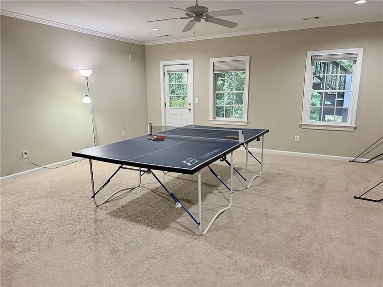 906 Wescott Ln — Photo 19