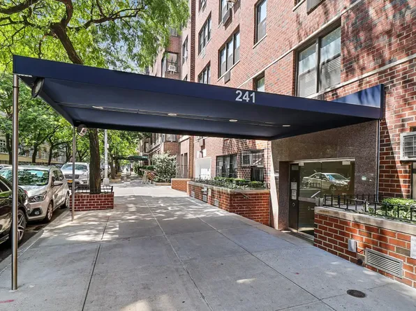 241 East 76th Street image 10 of 10