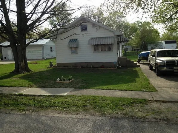 77 N Thomas St, Shelburn, IN 47879