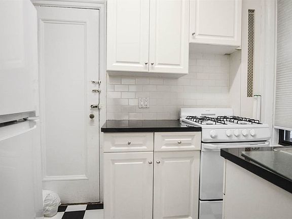 5th image of 201 W 77th St APT 2F