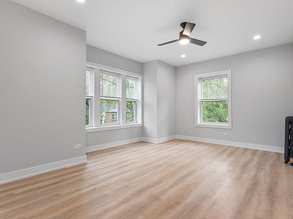 2nd image of 1902 W Morse Ave #69602