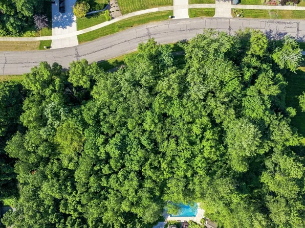 1980 N Donna Dr, Stevensville, MI 49127