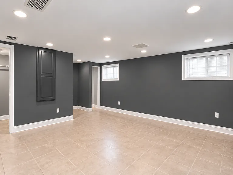 134 Washington Ave — Photo 6