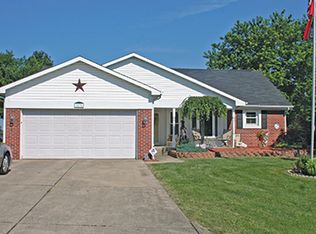 1876 E Woodside Village Dr, Connersville, IN 47331