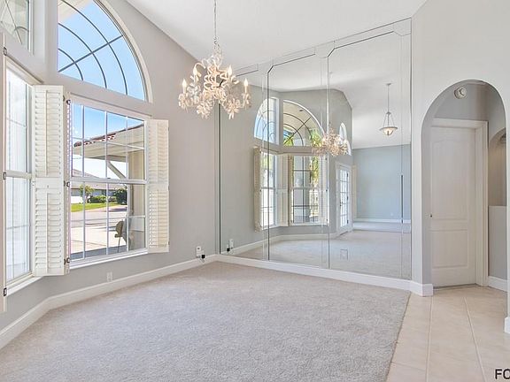 4th image of 15 Chadwick Ct
