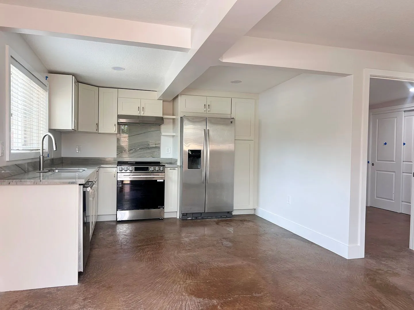 Renovated 2 bed, 1 bath Duplex Home in Waialua — Photo 4