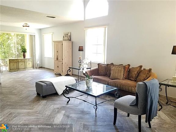 4th image of 10661 NW 47th Ct