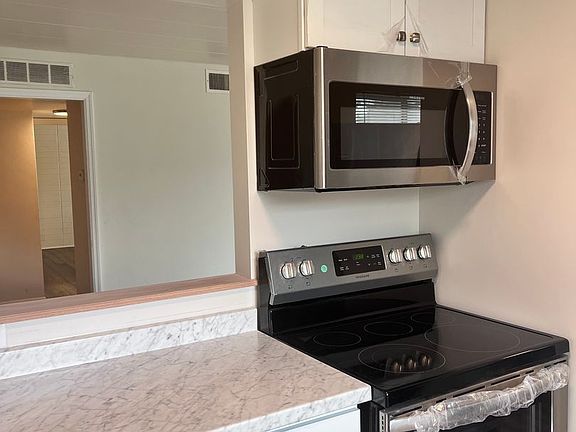 4th image of 2818 Erie Ave #2818-B-5