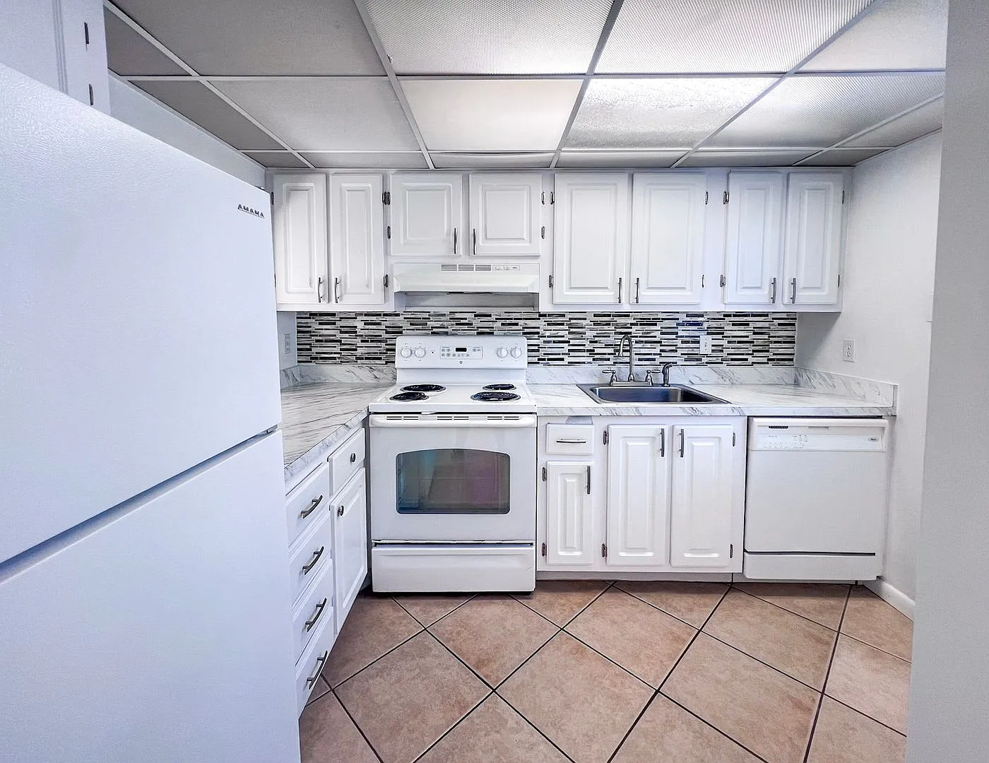 1 bed/1 bath condo in Sparrow - Available Now! — Photo 2