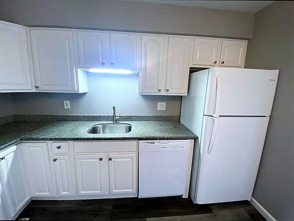 5th image of 1017 H St #H-15