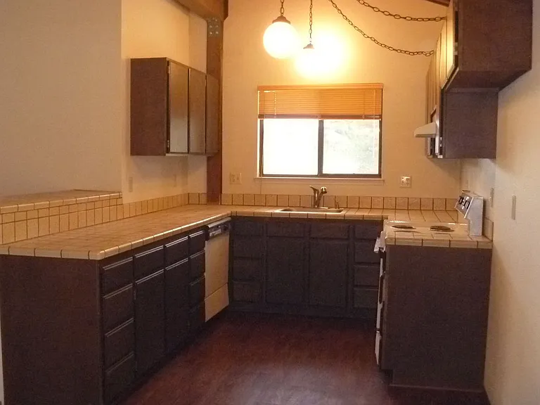 830 Oriole Way #23 — Photo 5