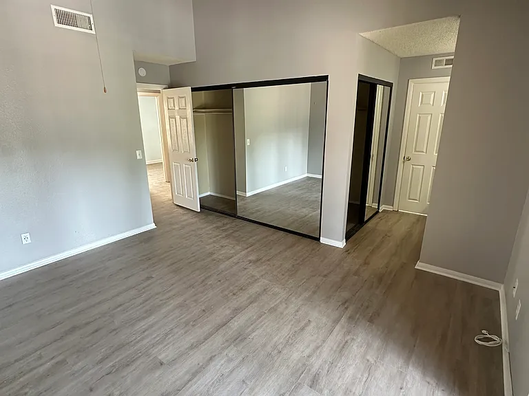 1153 Arbor Ln — Photo 23