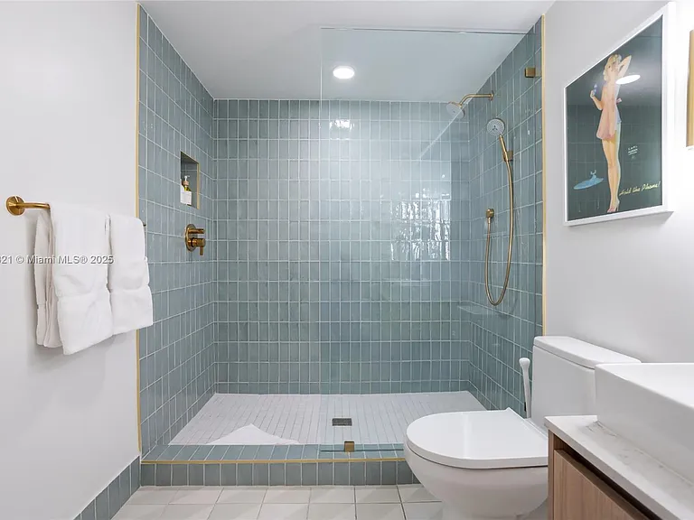 159 NE 6th St #3001 — Photo 17