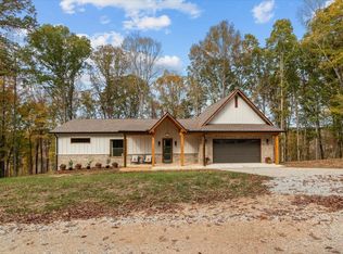 620 Rustic Valley Dr, Waverly, TN 37185