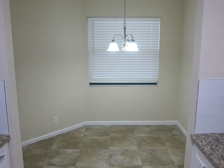 1517 Woodbridge Lakes Cir — Photo 7