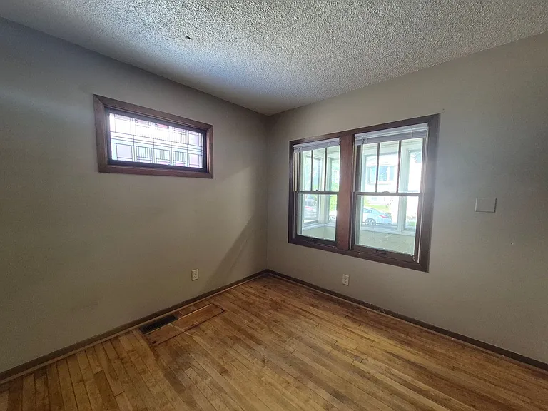 1068 Hatch Ave — Photo 14