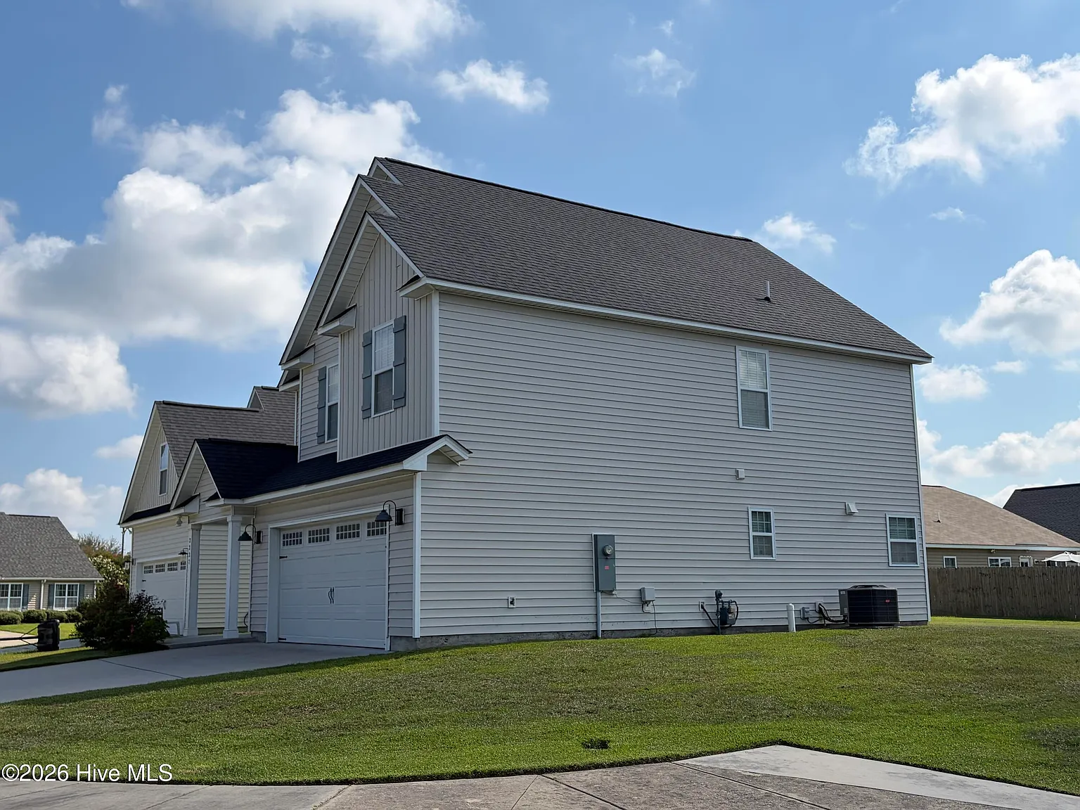 4 bed, 2.5 bath, 1706 sqft, $2,250 — Photo 4
