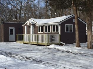 6720 N Tichigan Rd, Waterford, WI 53185