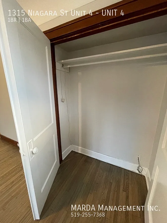 Charming 1 Bed/1 Bath Unit In Walkerville + Hydro — Photo 4