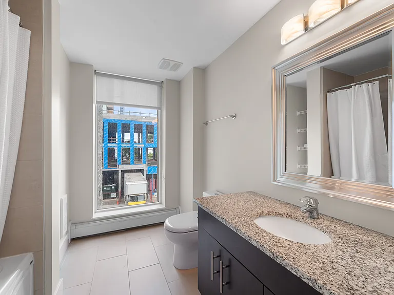 15 Kings Wharf Pl #206 — Photo 10