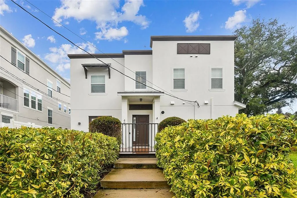 4 bed, 3.0 bath, 2319 sqft, $5,500 — Photo 1