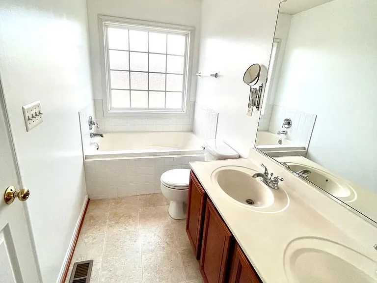 Master private bathroom