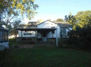 404 N Mentzer Rd, Robins, IA 52328