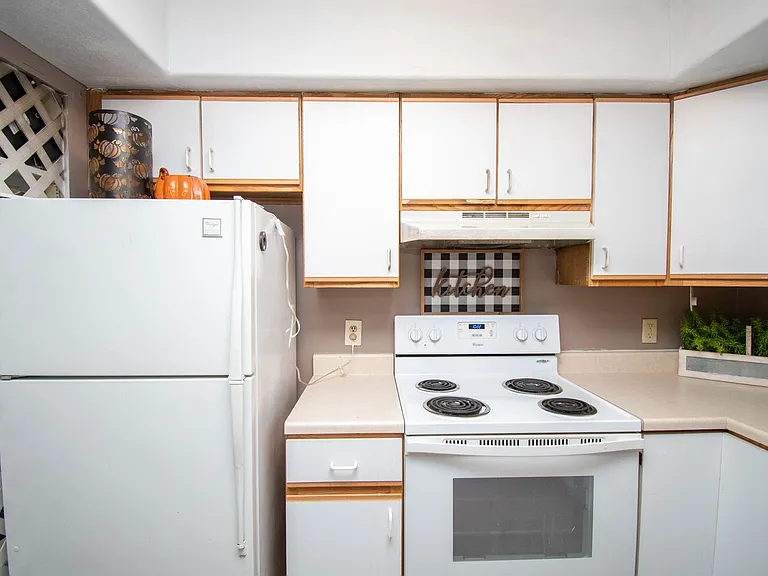 2904 W 33rd St #323 — Photo 12