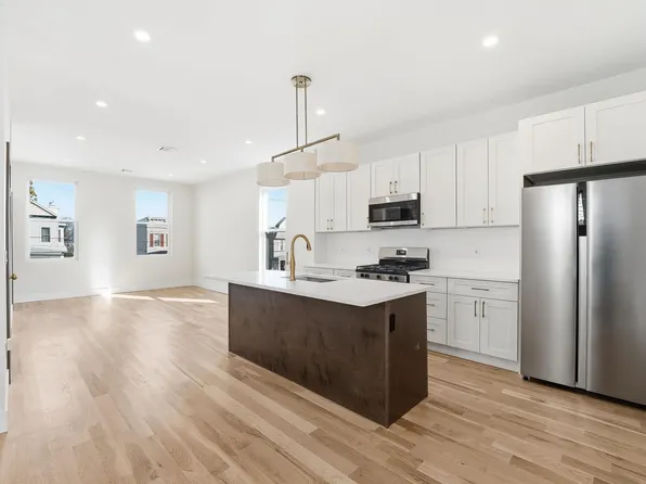 25 Lembeck Avenue image 4 of 26