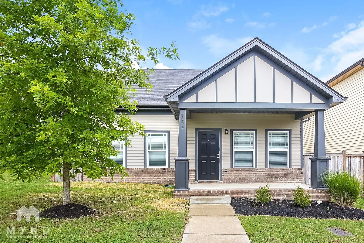 Building Photo - 2233 Dale View Dr