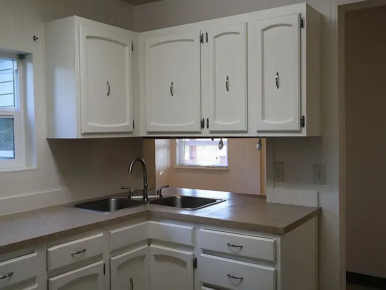 7819 NE 58th St — Photo 3