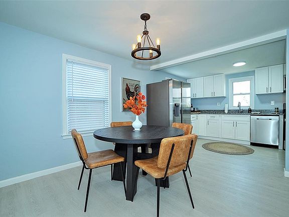 2nd image of 2131 Lindsay Rd