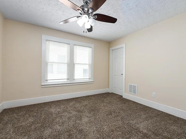 1295 Warren Rd — Photo 11