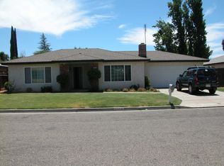 2804 Holiday Way, Madera, CA 93637